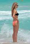 Retro Bikini: Molly Sims Wears "Black And Orange Bikini" At 